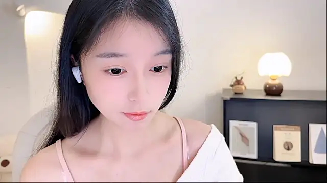 Onechestnut online show from 11/02/25, 05:32