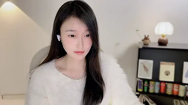 Snapshot of Onechestnut chatting on 01/06/26, 12:42 Onechestnut online show from 01/06/26, 12:42