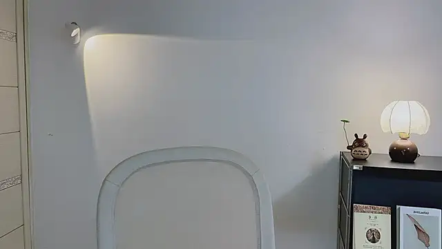 Snapshot of Onechestnut chatting on 04/28/26, 05:12 Onechestnut online show from 04/28/26, 05:12