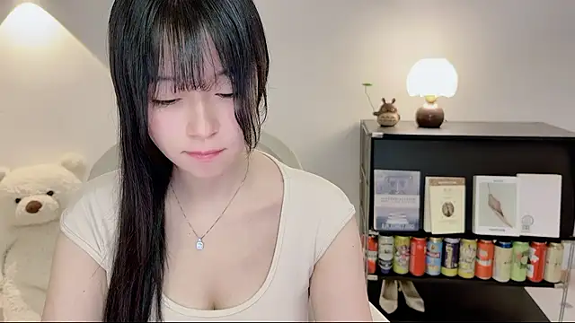 Snapshot of Onechestnut chatting on 06/25/26, 05:12 Onechestnut online show from 06/25/26, 05:12