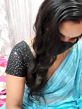 Snapshot of Lalitha-1995 chatting on 01/13/26, 05:40 Lalitha-1995 online show from 01/13/26, 05:40