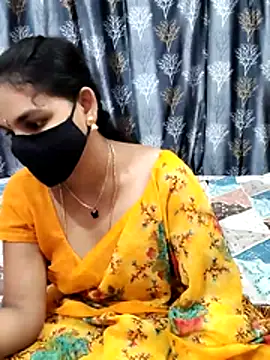 Snapshot of Lalitha-1995 chatting on 02/26/26, 05:45 Lalitha-1995 online show from 02/26/26, 05:45