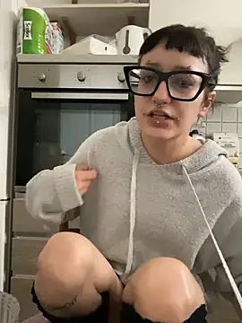 Snapshot of severingratty chatting on 10/29/25, 07:10 severingratty online show from 10/29/25, 07:10