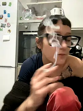 Snapshot of severingratty chatting on 11/30/25, 04:55 severingratty online show from 11/30/25, 04:55