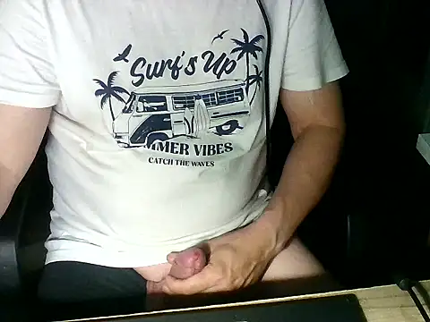 Snapshot of zee06 chatting on 05/18/26, 08:25 zee06 online show from 05/18/26, 08:25