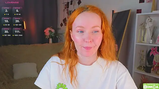 JoyceJones online show from 12/01/25, 08:36