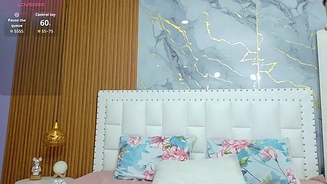 Snapshot of daddyysObsessed chatting on 12/22/25, 12:46 daddyysObsessed online show from 12/22/25, 12:46