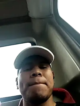 Snapshot of Oscariin96 chatting on 02/11/26, 07:19 Oscariin96 online show from 02/11/26, 07:19