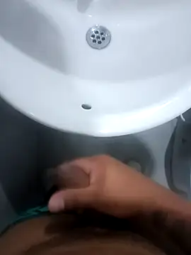 Snapshot of Oscariin96 chatting on 02/27/26, 11:38 Oscariin96 online show from 02/27/26, 11:38