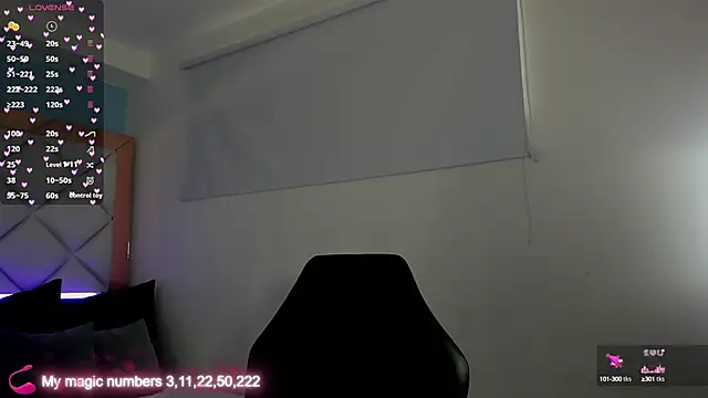 Snapshot of molly_gomezz chatting on 09/21/25, 07:59 molly gomezz online show from 09/21/25, 07:59