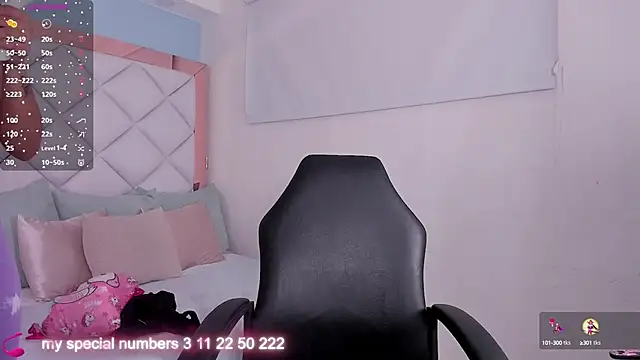 Snapshot of molly_gomezz chatting on 10/09/25, 10:19 molly gomezz online show from 10/09/25, 10:19