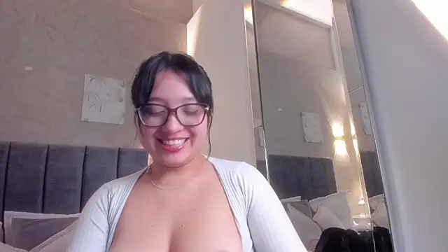 Lunaa bellaa online show from 04/27/26, 07:56
