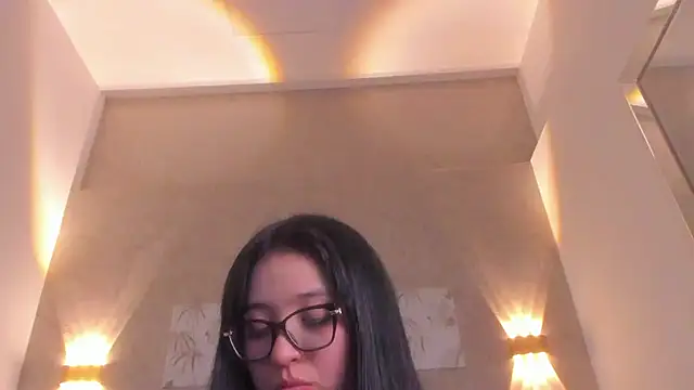 Lunaa bellaa online show from 05/08/26, 07:41
