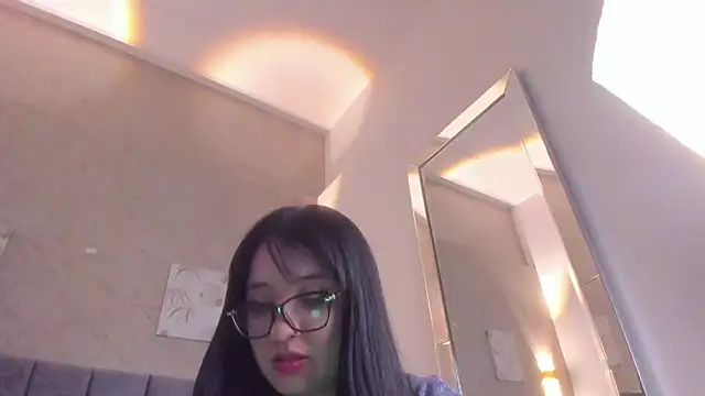 Lunaa bellaa online show from 05/09/26, 07:19