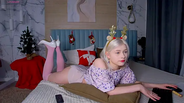 SandyShayes online show from 12/18/25, 05:46