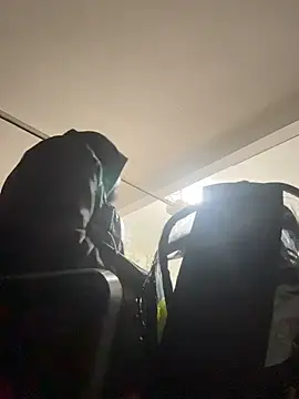 Snapshot of sneakdalink chatting on 02/16/26, 04:41 sneakdalink online show from 02/16/26, 04:41