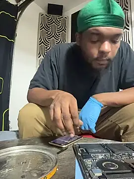 Snapshot of sneakdalink chatting on 02/25/26, 05:06 sneakdalink online show from 02/25/26, 05:06