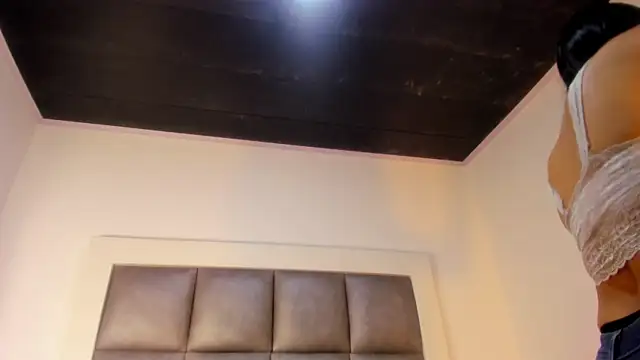 Mia lopez   online show from 09/23/25, 01:03