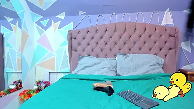 Scarletbigbug online show from 11/01/25, 11:45