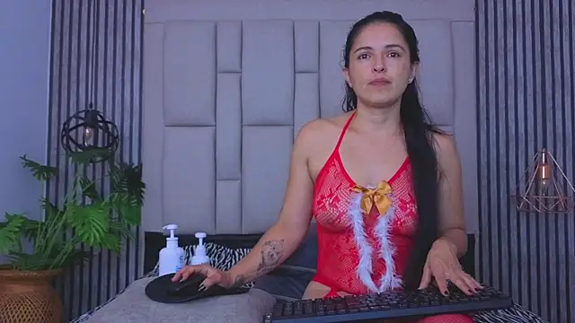 Snapshot of bryonycutee chatting on 05/15/26, 11:17 bryonycutee online show from 05/15/26, 11:17