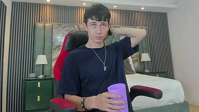 Michael blue online show from 09/19/25, 07:58