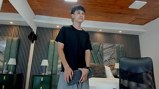 Michael blue online show from 10/23/25, 07:45