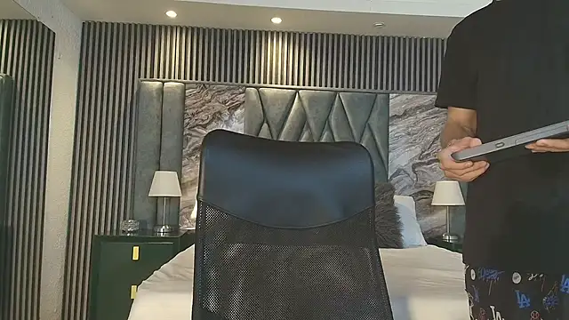 Snapshot of Michael_blue chatting on 01/06/26, 12:20 Michael blue online show from 01/06/26, 12:20