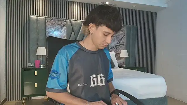 Snapshot of Michael_blue chatting on 01/10/26, 11:56 Michael blue online show from 01/10/26, 11:56