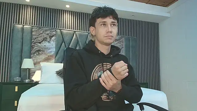 Snapshot of Michael_blue chatting on 01/14/26, 12:00 Michael blue online show from 01/14/26, 12:00