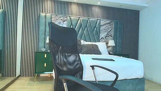 Snapshot of Michael_blue chatting on 01/18/26, 11:58 Michael blue online show from 01/18/26, 11:58