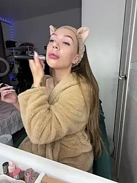 Snapshot of AlysonHuxley_ chatting on 02/07/26, 01:20 AlysonHuxley online show from 02/07/26, 01:20