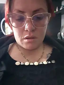 Snapshot of carolinhe_ chatting on 09/26/25, 08:24 carolinhe online show from 09/26/25, 08:24