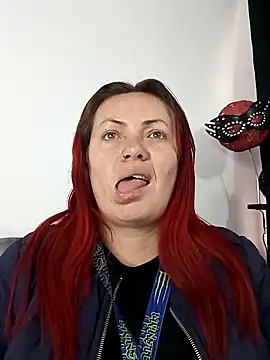 Snapshot of carolinhe_ chatting on 09/29/25, 07:30 carolinhe online show from 09/29/25, 07:30