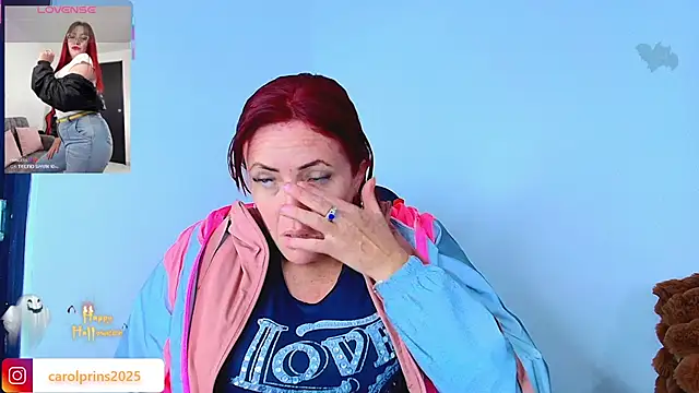 Snapshot of carolinhe_ chatting on 10/28/25, 07:38 carolinhe online show from 10/28/25, 07:38