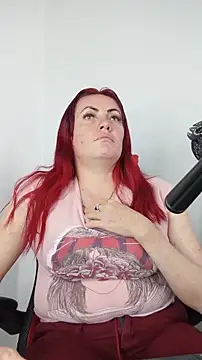 Snapshot of carolinhe_ chatting on 11/14/25, 07:56 carolinhe online show from 11/14/25, 07:56