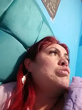 Snapshot of carolinhe_ chatting on 11/29/25, 04:48 carolinhe online show from 11/29/25, 04:48