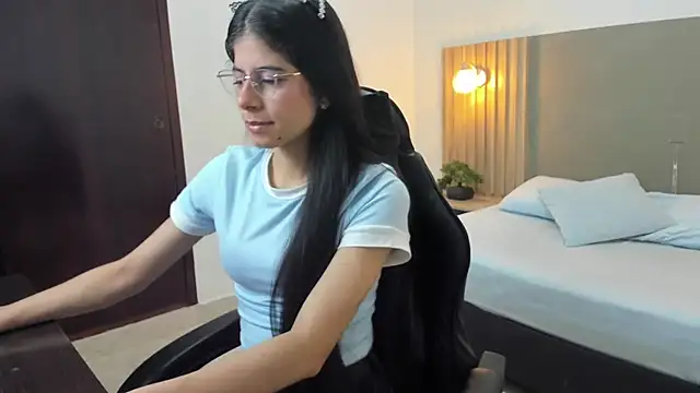 carlina 15 online show from 09/09/25, 12:26