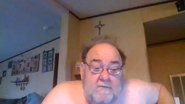 Snapshot of Boblnob chatting on 04/26/26, 02:37 Boblnob online show from 04/26/26, 02:37