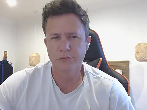 Snapshot of TroyDieselXXX chatting on 09/22/25, 04:03 TroyDieselXXX online show from 09/22/25, 04:03