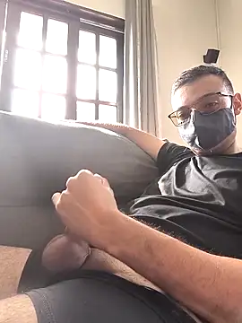 Snapshot of mikeara90 chatting on 09/15/25, 12:05 mikeara90 online show from 09/15/25, 12:05