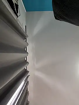 Snapshot of mikeara90 chatting on 10/08/25, 12:03 mikeara90 online show from 10/08/25, 12:03