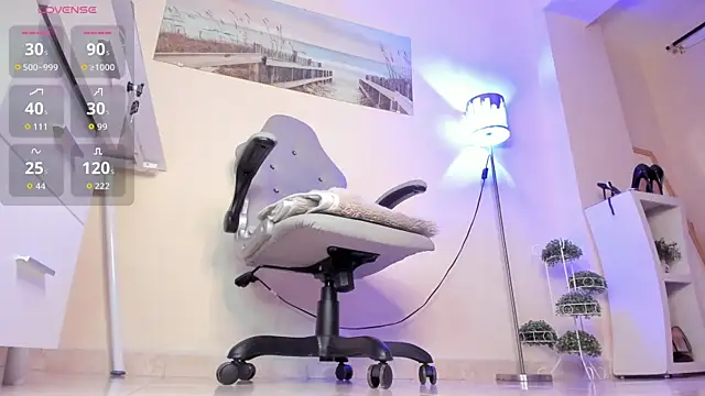 Snapshot of anastacya_ chatting on 03/12/26, 12:44 anastacya online show from 03/12/26, 12:44