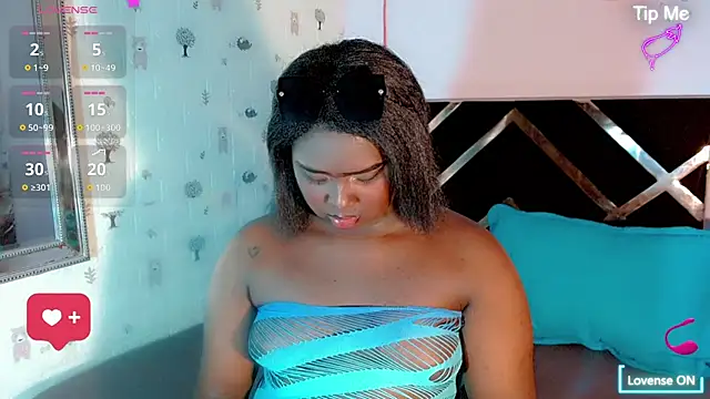 Snapshot of TheperfectblackTS chatting on 07/05/26, 12:06 TheperfectblackTS online show from 07/05/26, 12:06