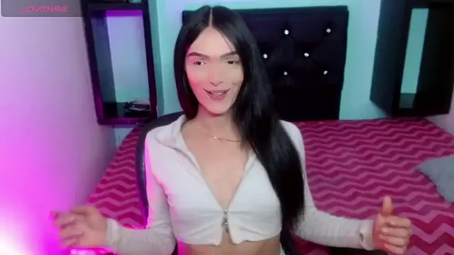 Snapshot of x_isabella_x chatting on 05/17/26, 04:10 x isabella x online show from 05/17/26, 04:10