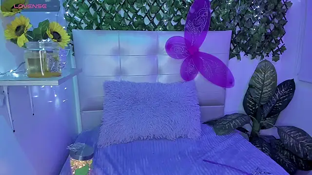 Anna Blade  online show from 10/31/25, 06:31