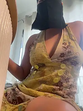 Snapshot of latinabhabi chatting on 11/08/25, 07:30 latinabhabi online show from 11/08/25, 07:30