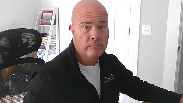 Snapshot of cyclone1212 chatting on 11/04/25, 02:16 cyclone1212 online show from 11/04/25, 02:16