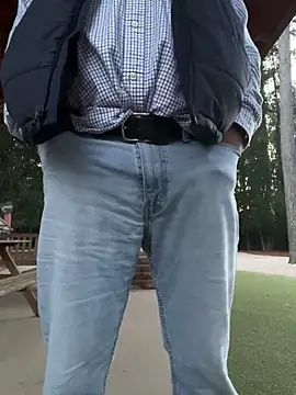 Snapshot of cyclone1212 chatting on 11/14/25, 11:42 cyclone1212 online show from 11/14/25, 11:42