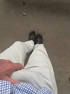 Snapshot of cyclone1212 chatting on 11/22/25, 11:53 cyclone1212 online show from 11/22/25, 11:53