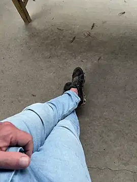 Snapshot of cyclone1212 chatting on 11/23/25, 11:54 cyclone1212 online show from 11/23/25, 11:54